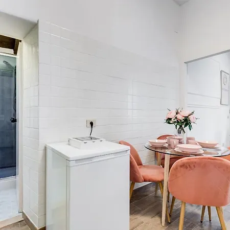 Trevi Fountain - Romedreamhome