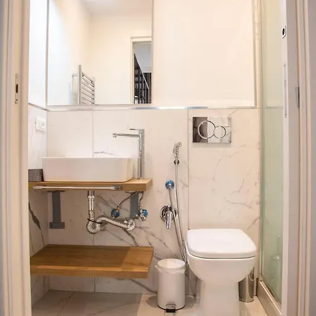 Ad Tritone Guest house Rome