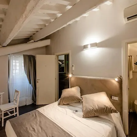 Relais La Fornarina Bed & Breakfast *