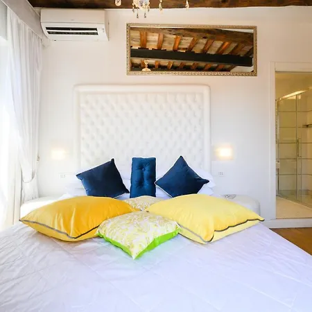 Domus Spagna Frattina Guest house 3*