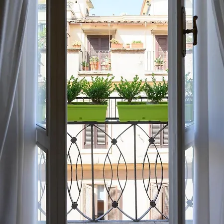 Domus Spagna Frattina Guest house