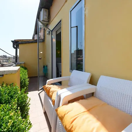 Guest house Domus Spagna Frattina 3*