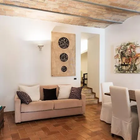Lovely Colosseum Loft *