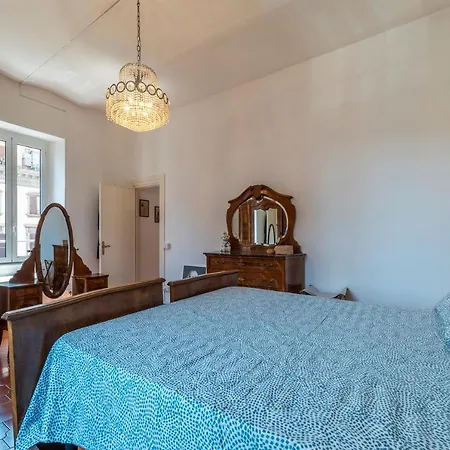Apartment Santa Maria Maggiore Roomy And Bright Flat Rom