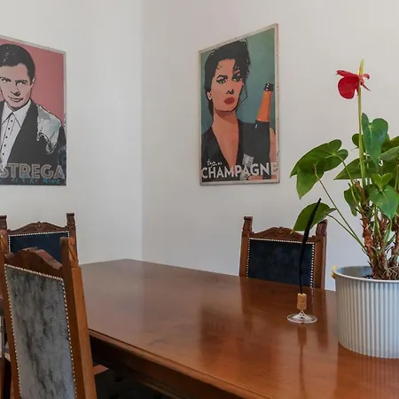 Santa Maria Maggiore Roomy And Bright Flat Apartment