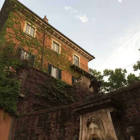Campo De Fiori Apartment