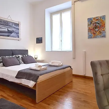 Piazza Della Rovere Apartment