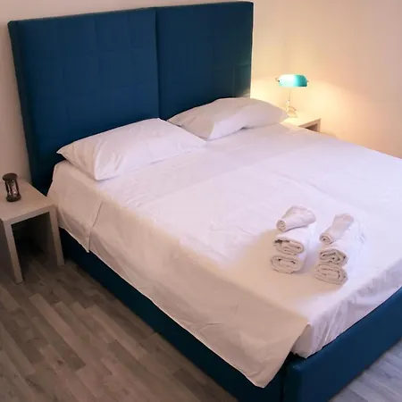 Station Bed & Breakfast *