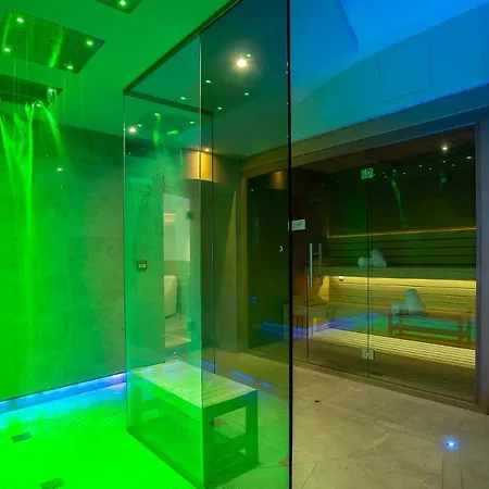 Accademia Club & 3*