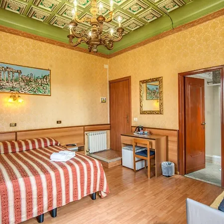 Hotel Artromano 2*
