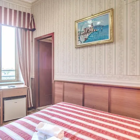 Artromano Hotel 2*
