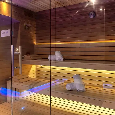 Accademia Club & Hotel 3*