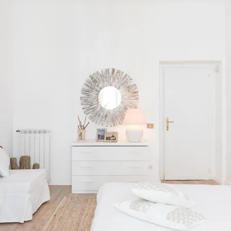 Campo Dei Fiori Charming Apartment