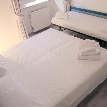 Bed & Breakfast Station