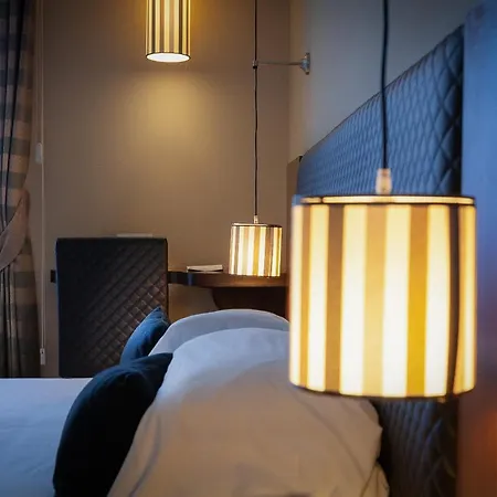 Th - Carpegna Palace Hotel 4*