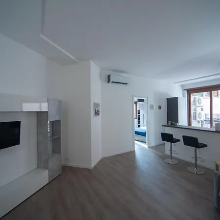 Hub One Holiday home *