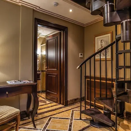River Palace Hotel 4*