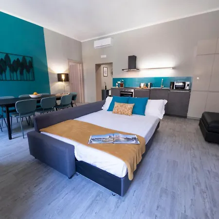 The Rent - Close To Termini Station *