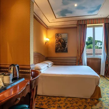River Palace Hotel