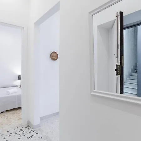Large In Center, Termini Area Apartment *