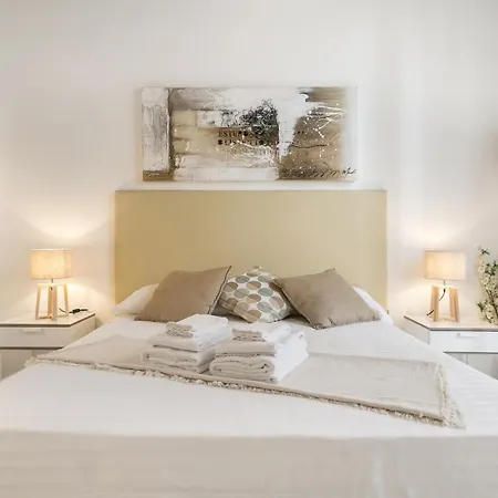 White Ostilia Guest house Rome
