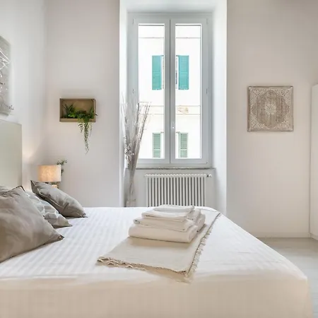 Apartment White Ostilia