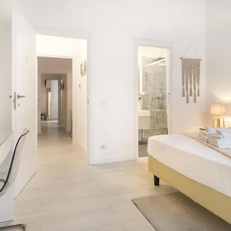 White Ostilia * Rome