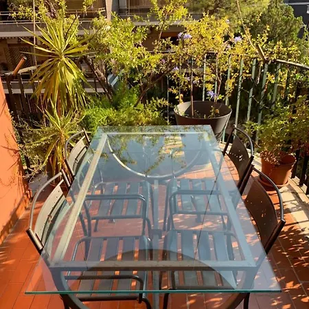 Emi's Bed & Breakfast 2*