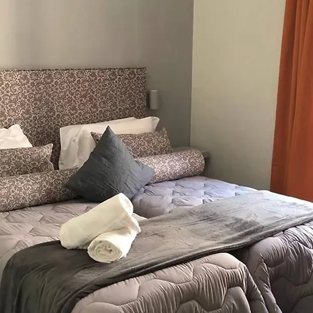 94 Piazza Di Spagna 2* רומא