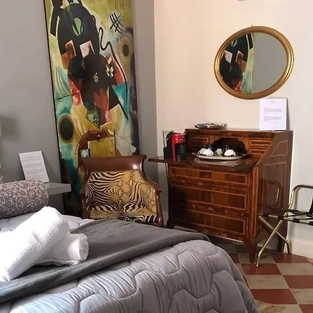 94 Piazza Di Spagna Guest house 2*
