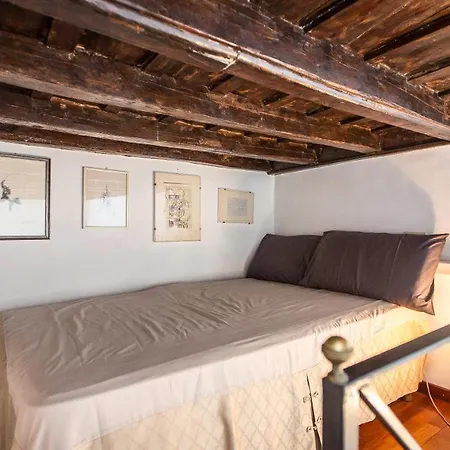 Monti Flat In Rome