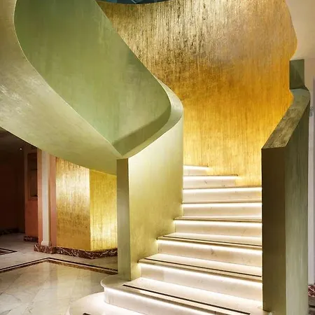 Leon's Place In Hotel Rome