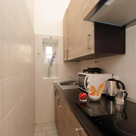 Apartment 4bnb - Ombrellari 4 *