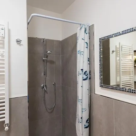 Apartment In - Annietta Rome