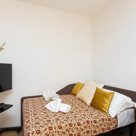 Apartment In - Annietta Rome