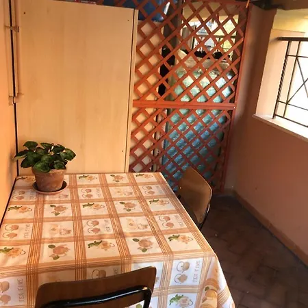 Domus Santa Caterina Guest house *