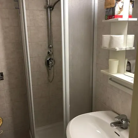 Domus Santa Caterina Guest house