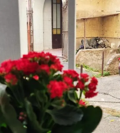 Ema Mini In Trastevere Rome