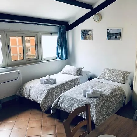 Domus Santa Caterina Guest house