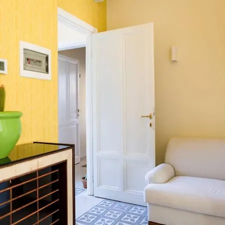 Romantica With Balcony Near San Giovanni Appartamento Roma