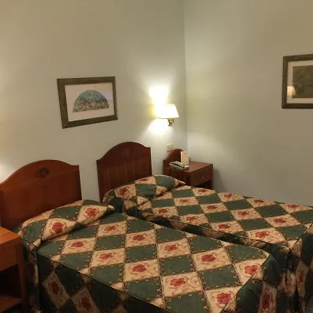 Aberdeen Hotel 3*