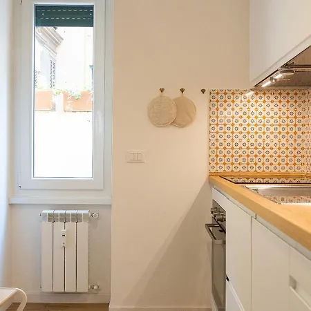 In - Annietta Apartment *