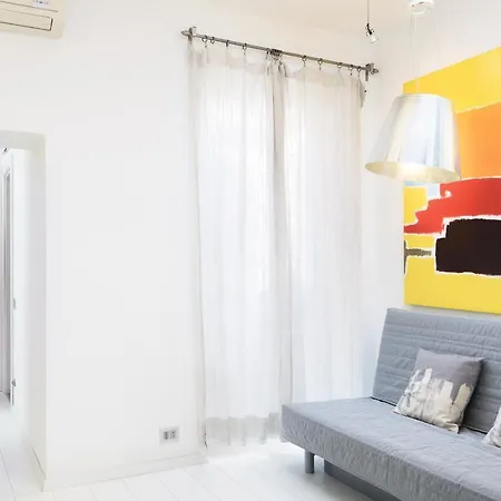 White Ostilia Apartment *
