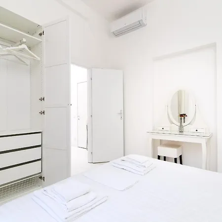 Apartment White Ostilia *