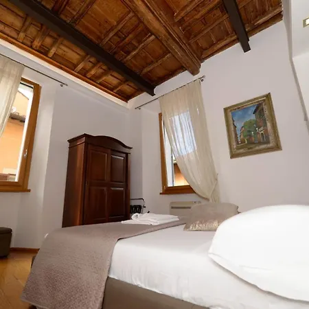 Apartahotel Campo De Fiori Relais