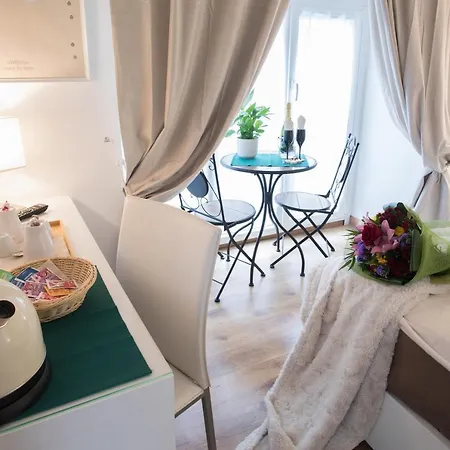 Pensión Chroma Italy - Chroma Octho 3*