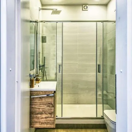 Vatican Luxury Home Jacuzzi Apartment