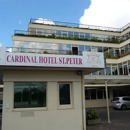 Cardinal St. Peter מלון 4*