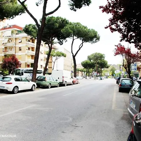 Holiday home Dolci Sogni Romani Senza Scale O Barriere Rome