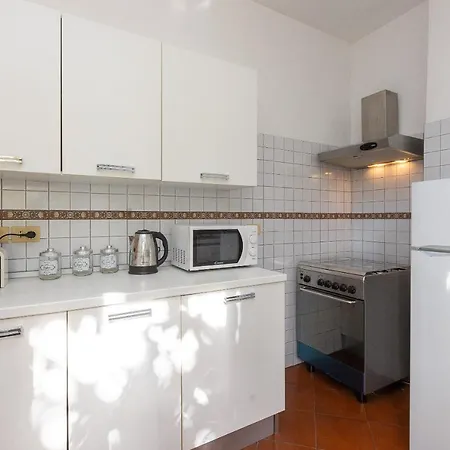 Ginori Apartment-rental In * Rome